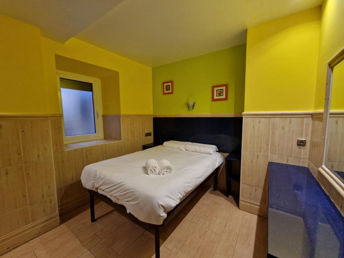 סן סבסטיאן Pension Izar Bat Guesthouse מראה חיצוני תמונה