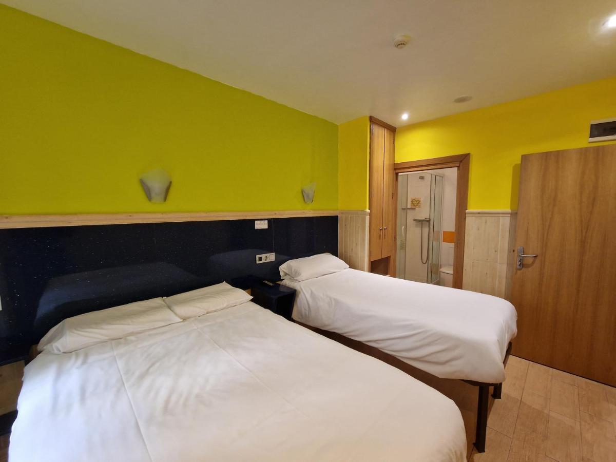 סן סבסטיאן Pension Izar Bat Guesthouse מראה חיצוני תמונה