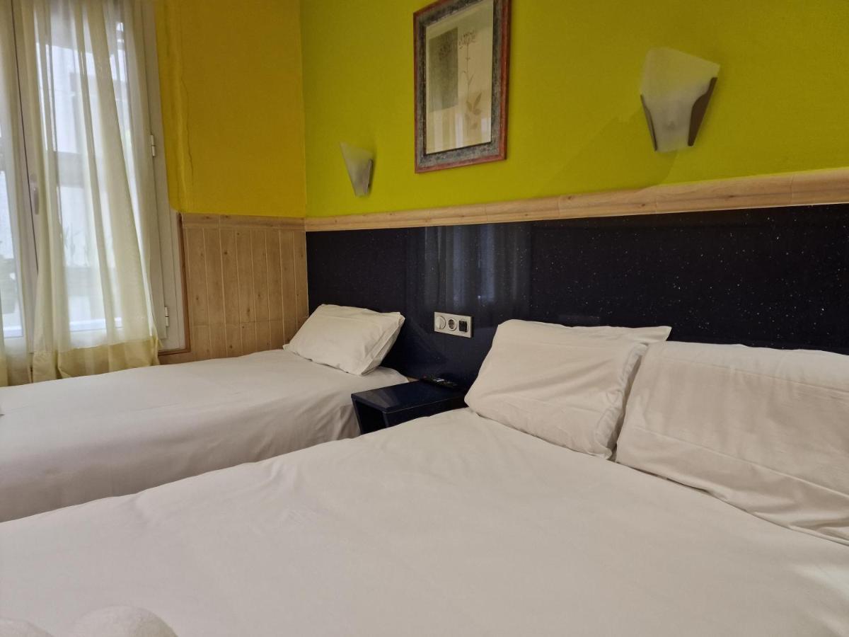 סן סבסטיאן Pension Izar Bat Guesthouse מראה חיצוני תמונה