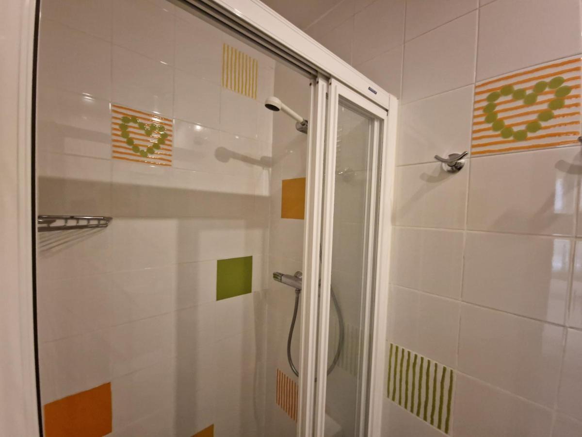 סן סבסטיאן Pension Izar Bat Guesthouse מראה חיצוני תמונה