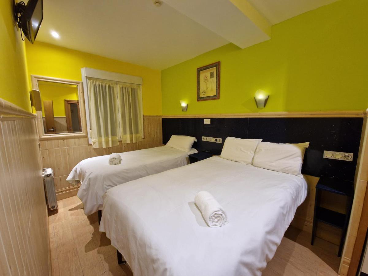 סן סבסטיאן Pension Izar Bat Guesthouse מראה חיצוני תמונה