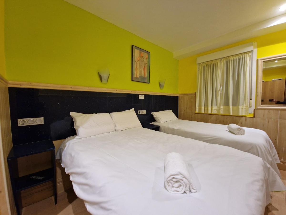 סן סבסטיאן Pension Izar Bat Guesthouse מראה חיצוני תמונה