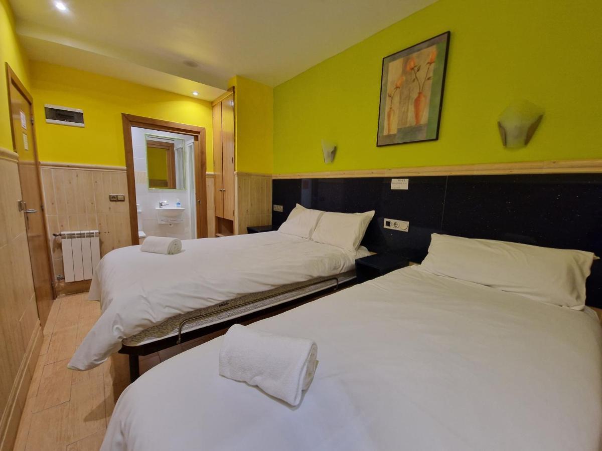 סן סבסטיאן Pension Izar Bat Guesthouse מראה חיצוני תמונה