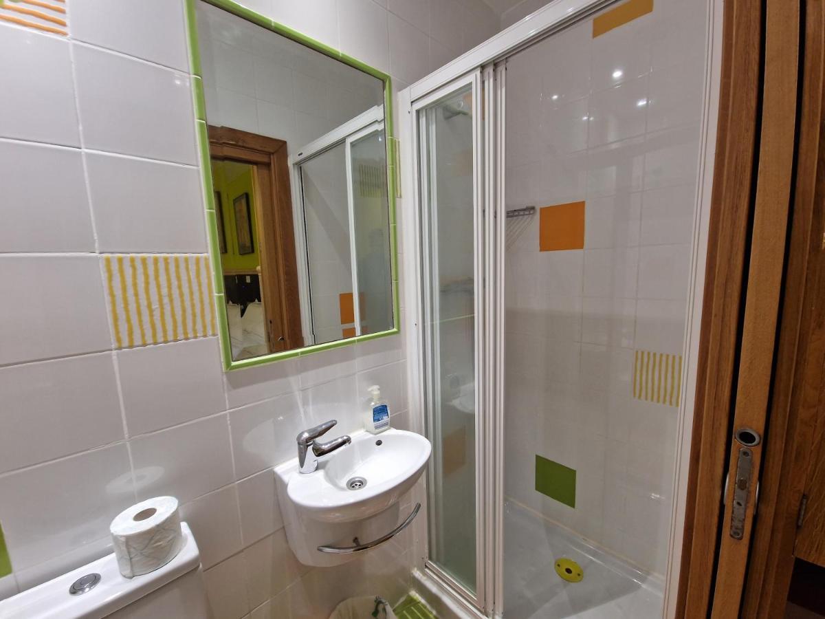 סן סבסטיאן Pension Izar Bat Guesthouse מראה חיצוני תמונה