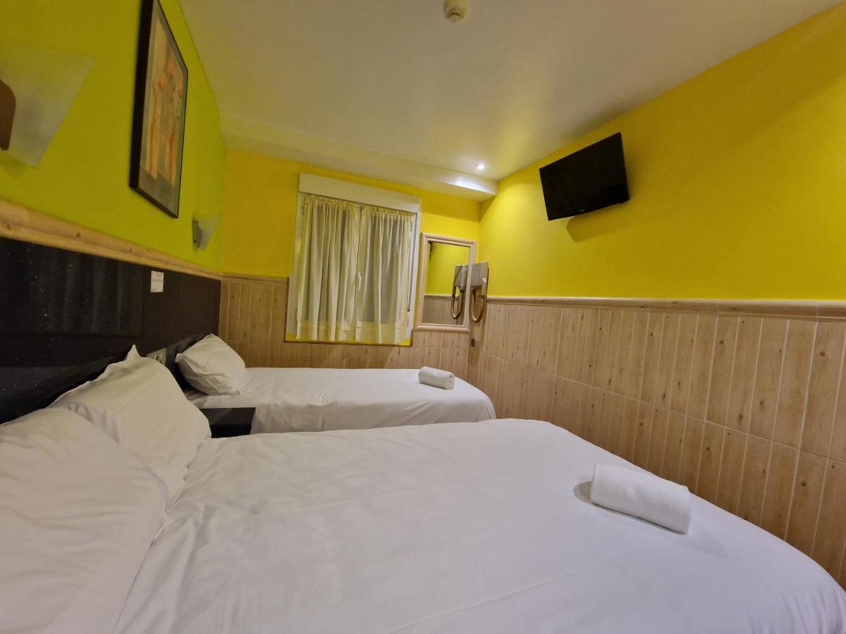סן סבסטיאן Pension Izar Bat Guesthouse מראה חיצוני תמונה
