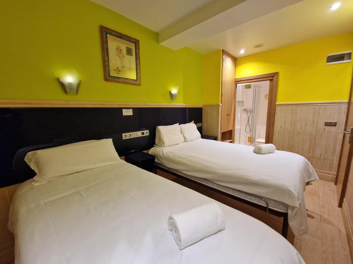 סן סבסטיאן Pension Izar Bat Guesthouse מראה חיצוני תמונה