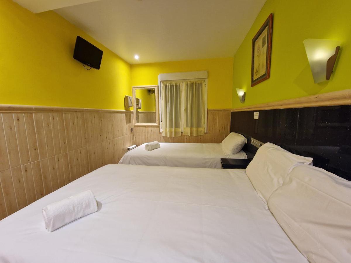 סן סבסטיאן Pension Izar Bat Guesthouse מראה חיצוני תמונה