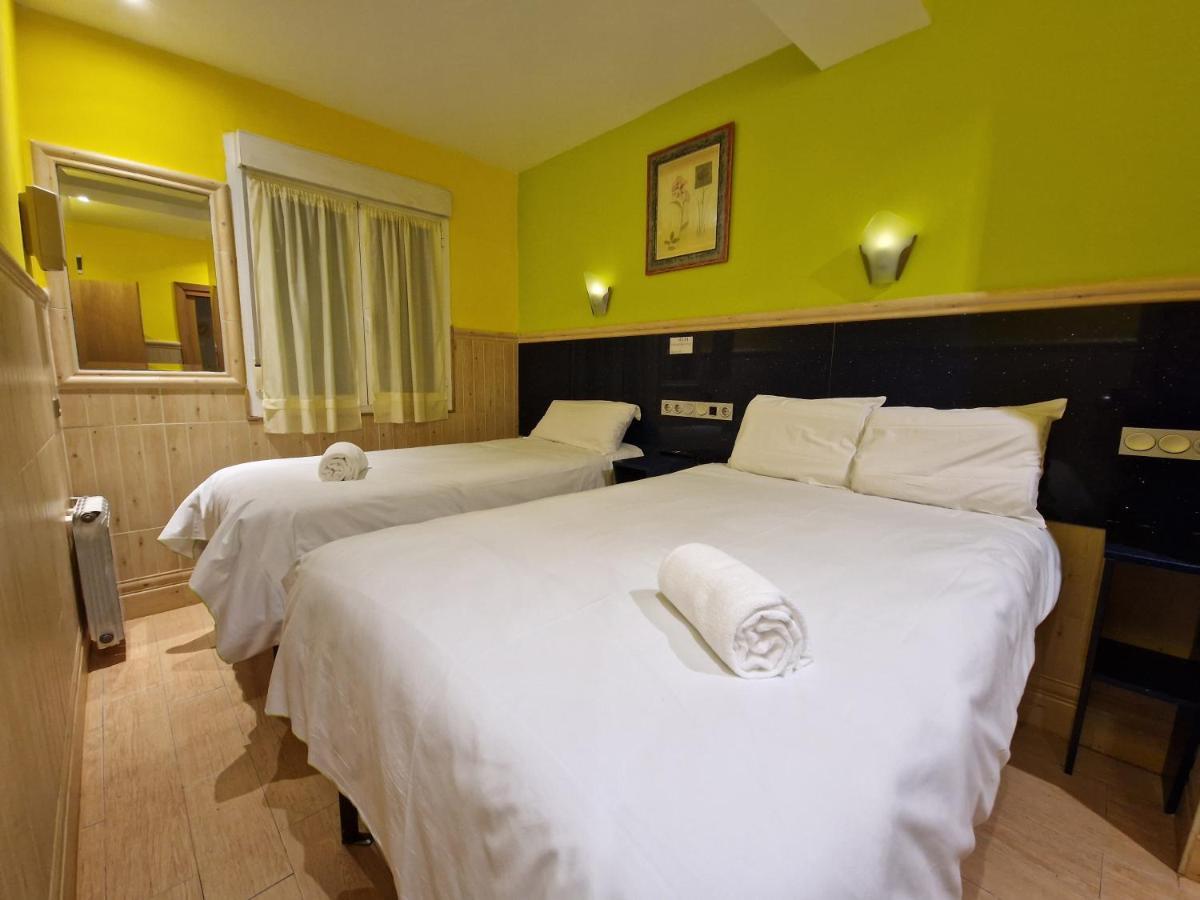 סן סבסטיאן Pension Izar Bat Guesthouse מראה חיצוני תמונה