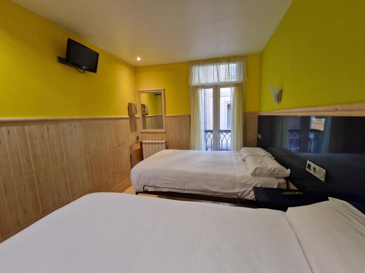 סן סבסטיאן Pension Izar Bat Guesthouse מראה חיצוני תמונה